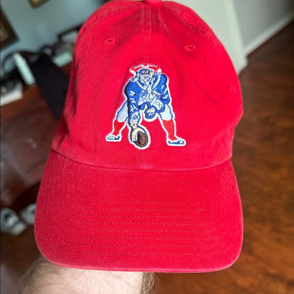Retro New England Patriots hat with Embroidered Football Player Logo